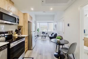 Private kitchen - City Centre, 1BR 1BA, River Valley View (Edmonton)