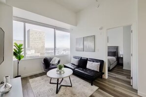 TV - City Centre, 1BR 1BA, River Valley View (Edmonton)
