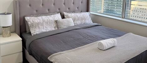 1 slaapkamer, een strijkplank/strijkijzer, wifi, beddengoed