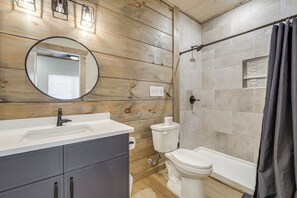 Hair dryer, towels - Indoor Pool, Hot Tub! 'The Smoky Luxe Retreat' (Pigeon Forge)