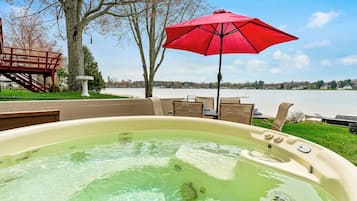 Bain à remous extérieur