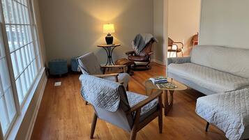 スマートテレビ、テレビゲーム、卓球台