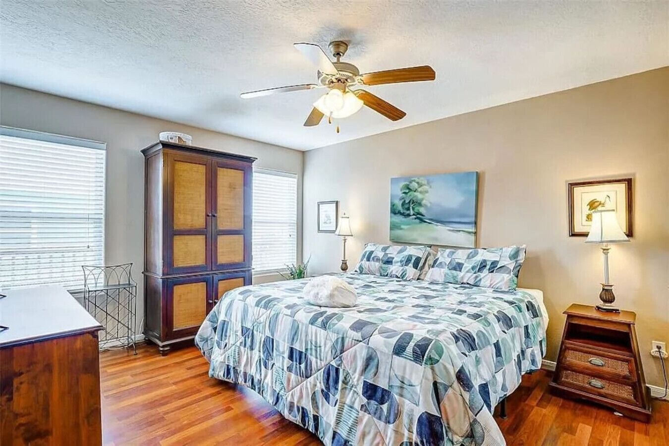 3 bedrooms, iron/ironing board, WiFi, bed sheets