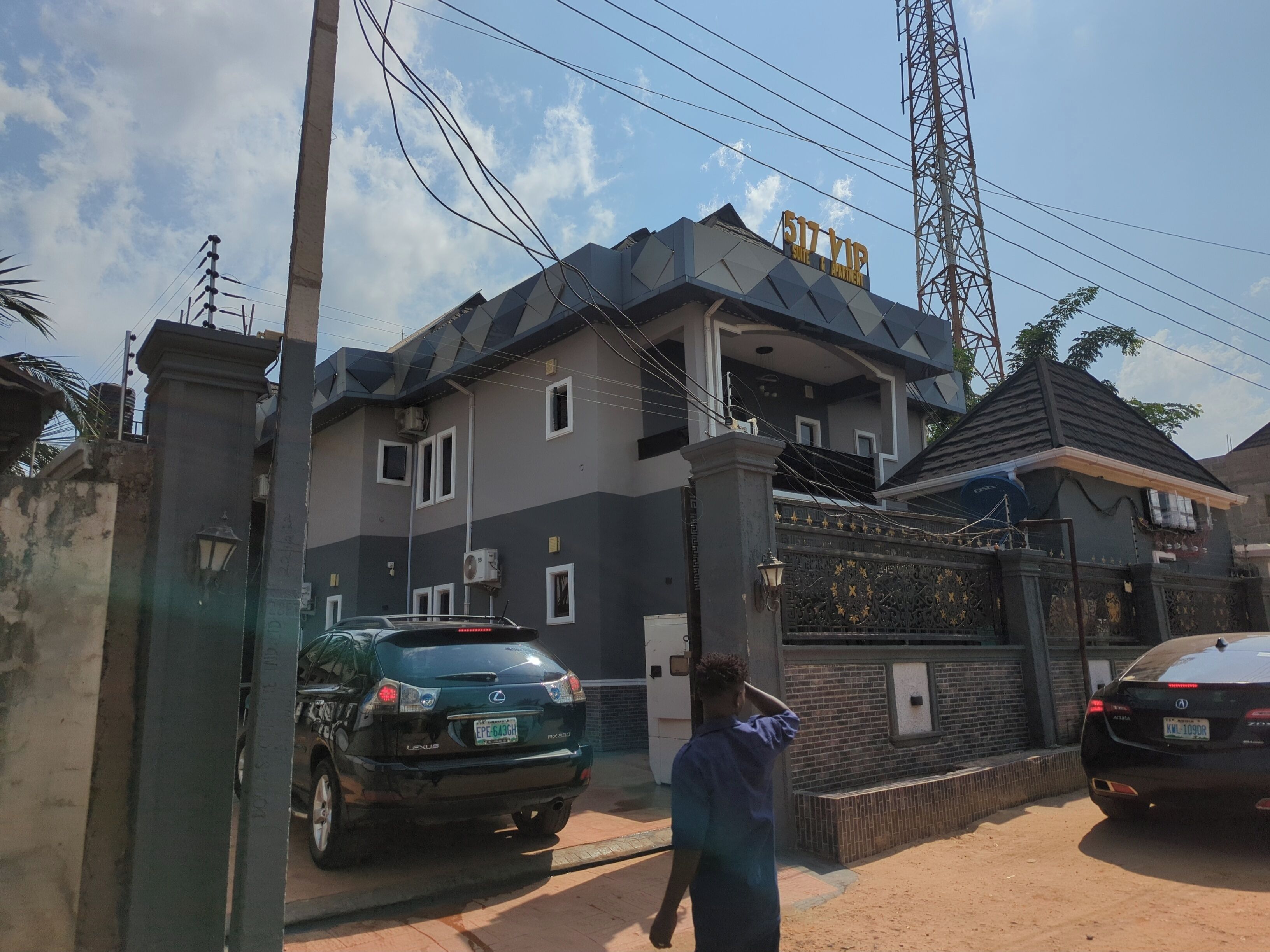 المنشأة من الخارج