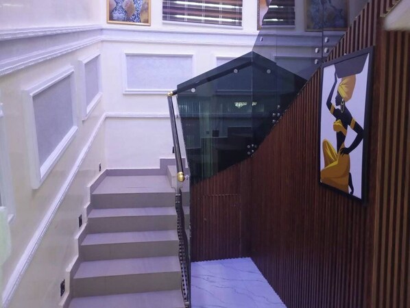 Staircase - 517VIP Suites and Apartments Awka (Awka)