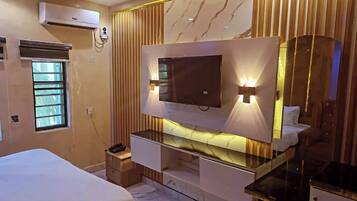 Skrivebord, skrivebord for bærbar PC, lydisolert og wi-fi (inkludert)