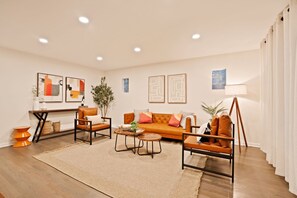TV, offices - Westchester House | Sleeps 10 | Near Chicago & Parks | Close to Restaurants & Easy Local Transport Access | Long private driveway (Westchester)