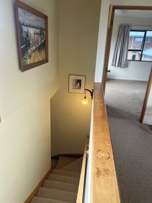 Interior - Artist's Retreat - Apartment Stay for Couples and Creatives (Riwaka)