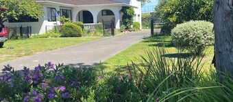 Artist's Retreat - Apartment Stay for Couples and Creatives