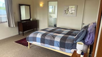 1 slaapkamer, een strijkplank/strijkijzer, wifi, beddengoed