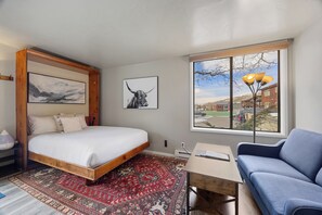 WiFi, bed sheets - The Western Soul: Amazing location w/ hot tub (Telluride)