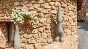 تفاصيل الفندق من الخارج