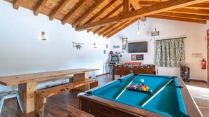 غرفة الألعاب