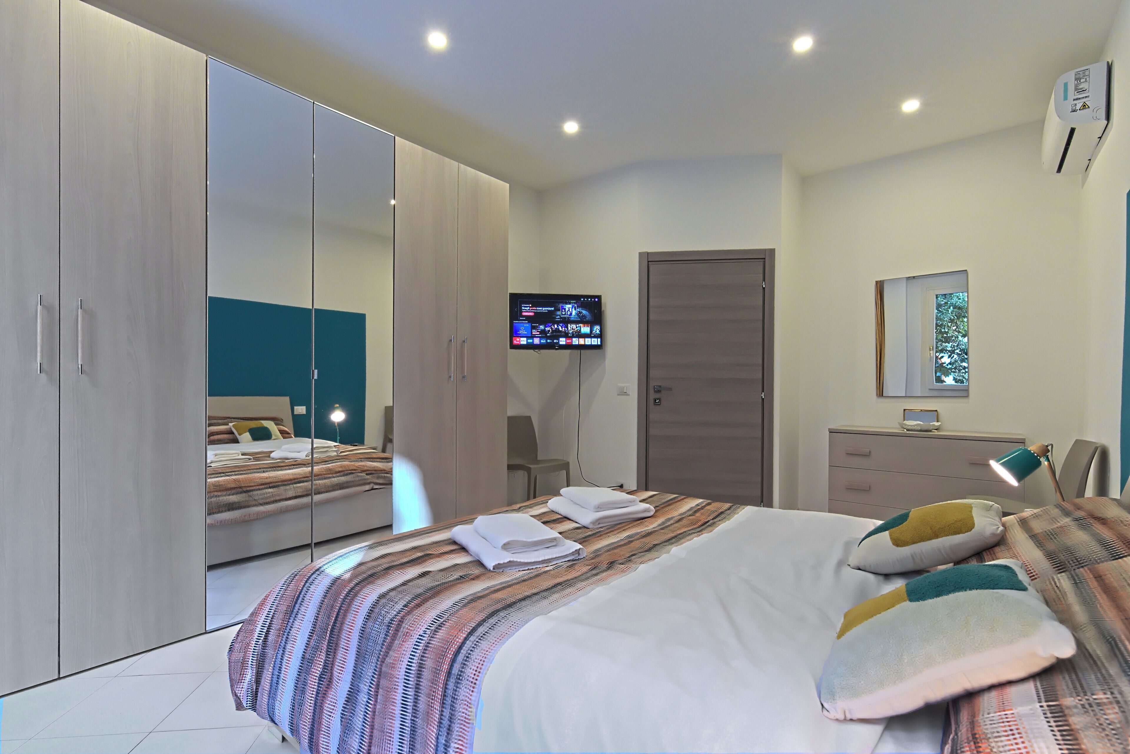 Bügeleisen/Bügelbrett, WLAN, Bettwäsche