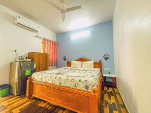 1 camera, ferro/asse da stiro, Wi-Fi, lenzuola