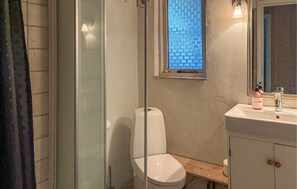 Shower - Cozy home in Væggerløse with WiFi (Væggerløse)