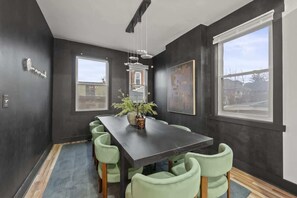 Dining - Sauna - Near Downtown Columbus -Arcade - Sleeps 9 (Columbus)