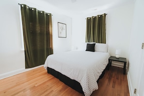 2 chambres, bureau, accès Internet, draps fournis