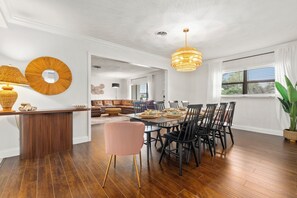 Dining - The Flamingo House: Pool, Hot tub, Game Room (Stuart)