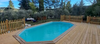 VILLA en Provence Verte avec Piscine au milieu des Oliviers.