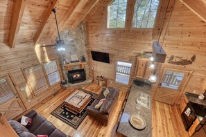 Living area - Black Bear Ridge (Blairsville)