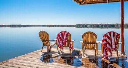Stunning Views, Open Water, Hot Tub, 5 BR, 4 BA