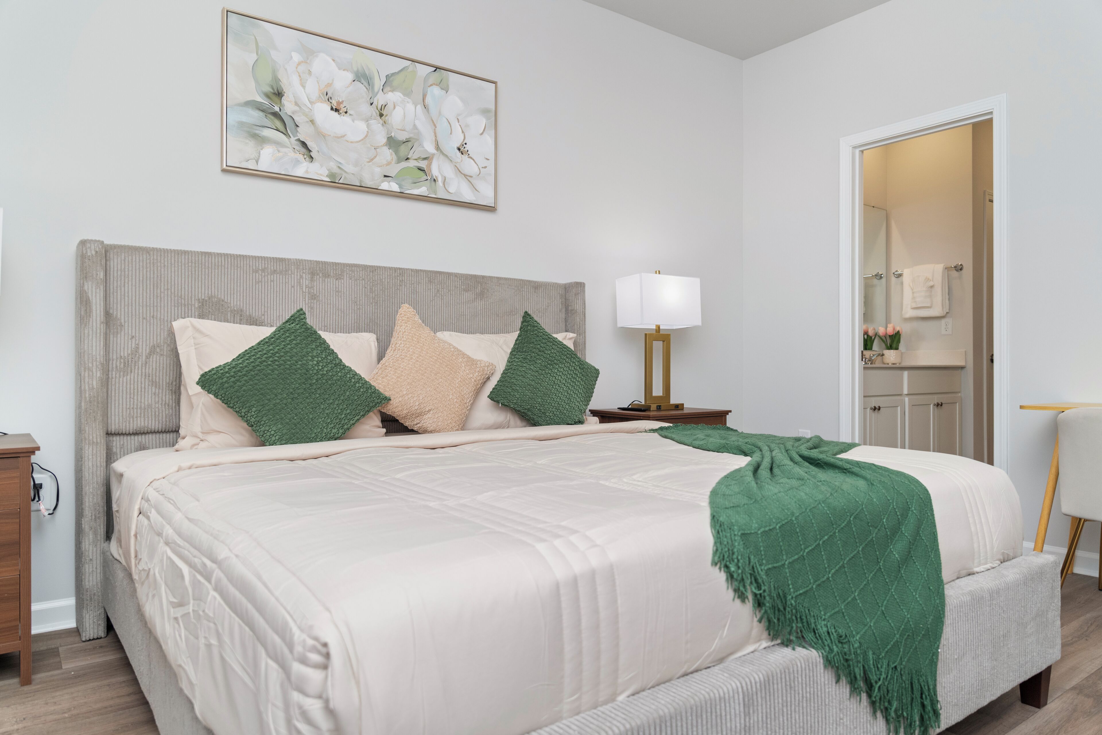 3 bedrooms, iron/ironing board, WiFi, bed sheets