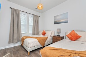 3 slaapkamers, een strijkplank/strijkijzer, wifi, beddengoed