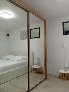 Iron/ironing board, Internet, bed sheets - Grand Studio Ndame-Adiana with SPA (TRANS EN PROVENCE)