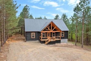 Exterior - New! Cozy Cabin, Hot Tub, OONI Pizza Oven, Shakes (Broken Bow)