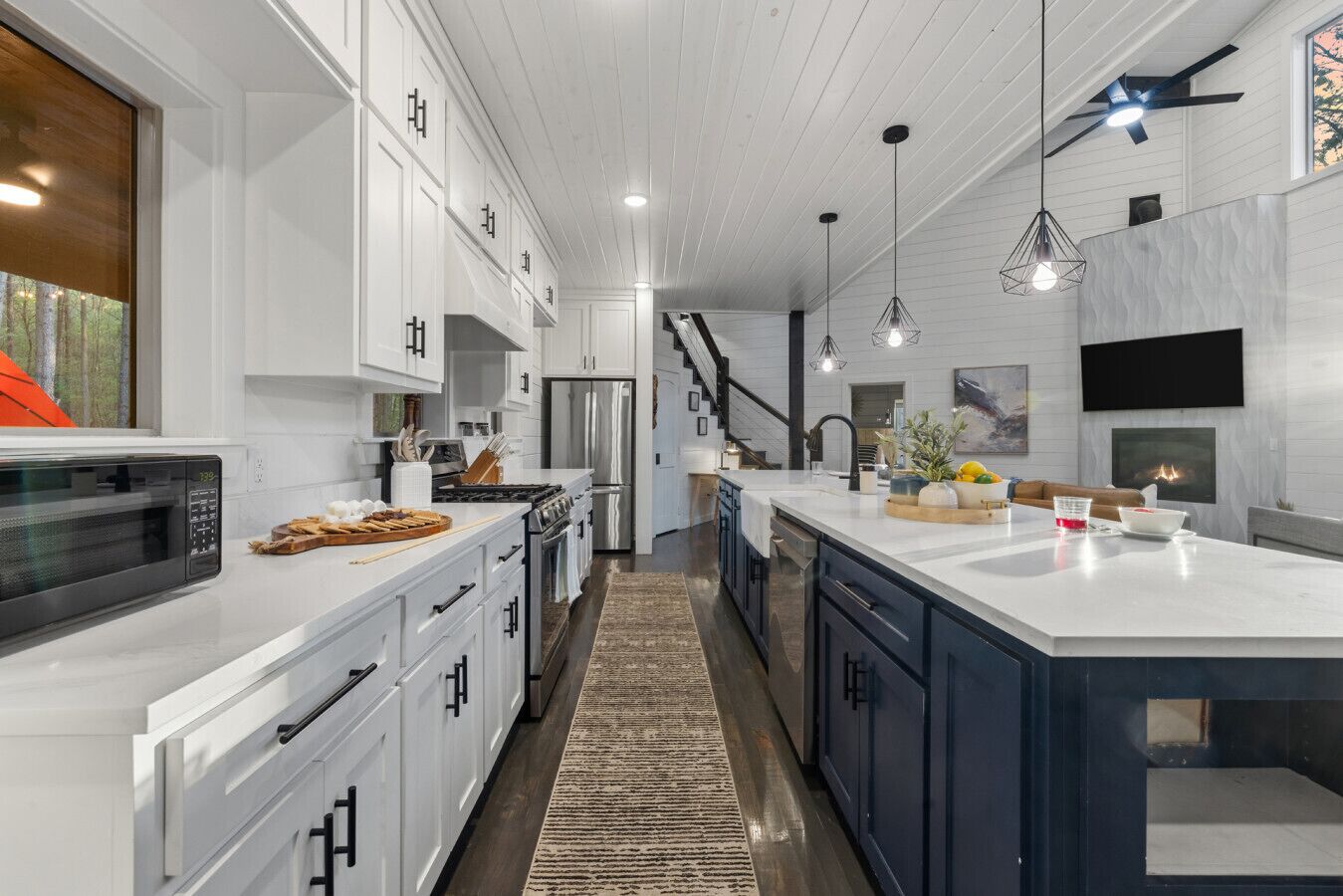 Kylskåp, mikrovågsugn, ugn och spishäll