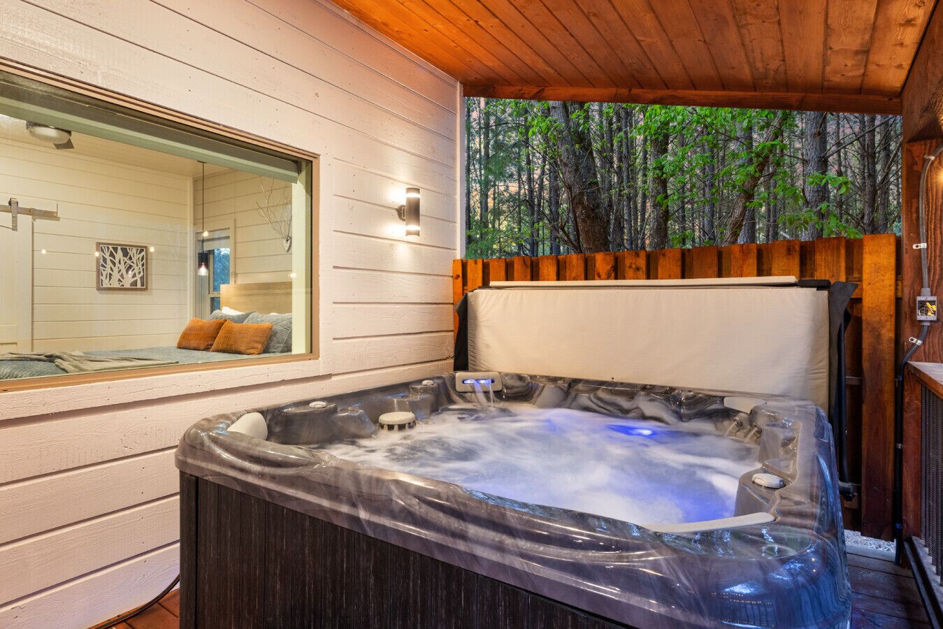 Outdoor spa tub