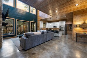 TV, fireplace, video games, table football - Sauna+Cold Plunge | Pickleball | Cabin Sleeps 14 (Broken Bow)