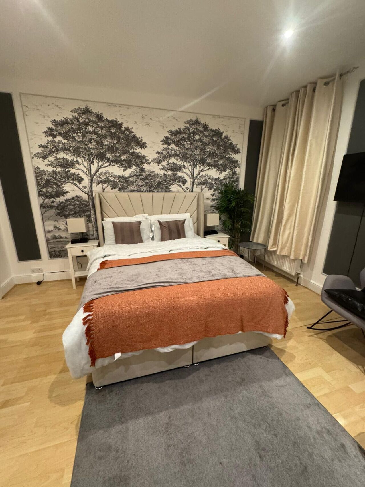 5 Schlafzimmer, Schreibtisch, Bügeleisen/Bügelbrett, Reisekinderbett