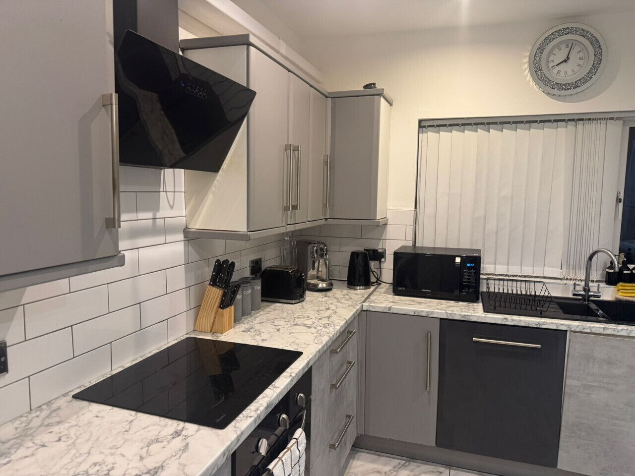 雪櫃、微波爐、焗爐、爐具