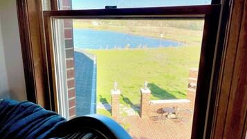 Premium Room, Pool View | Interior