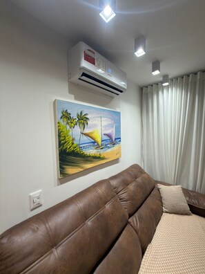 TV - Premium Apartment, Excellent Location - Electric Car (Vitória)