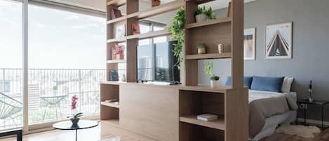 Bureau, fer et planche Ă repasser, Wi-Fi, draps fournis