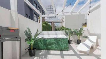 Bañera de hidromasaje exterior