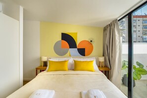 2 habitaciones, escritorio, tabla de planchar con plancha y wifi 