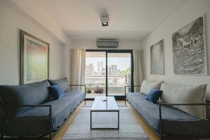 Televisión, oficina