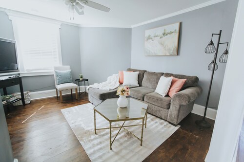 15 Mins Walk to Riverwalk, Brooklyn Arts Home!