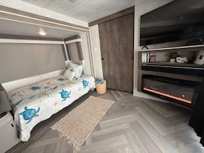 3 bedrooms, iron/ironing board, free WiFi, bed sheets - Resort-Style Key Largo RV 2BR + Sofa Bed, Pool & Marina/Boat Ramp (Key Largo)