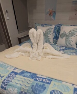 3 bedrooms, iron/ironing board, free WiFi, bed sheets - Resort-Style Key Largo RV 2BR + Sofa Bed, Pool & Marina/Boat Ramp (Key Largo)