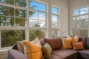 TV, fireplace, stereo - Tremblant Prestige - Les Eaux 221-3 (Mont-Tremblant)