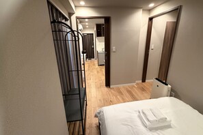 Suite, non-fumeurs, balcon | Wi-Fi gratuit