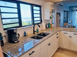 Fridge, microwave, oven, stovetop - A Turtle Cove! Enjoy Paradise, walking distance to the Caribbean Sea! (Christiansted)