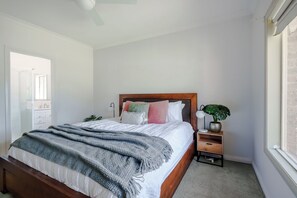 4 makuuhuonetta, ilmainen Wi-Fi, vuodevaatteet