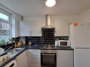 Private kitchen - “A spacious and beautiful three-bedroom house.” (Anfield)