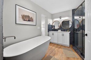 Shower, hair dryer, towels - Stylish 6BR Home, Pool, Sleeps 12,Near Old Town (Scottsdale)